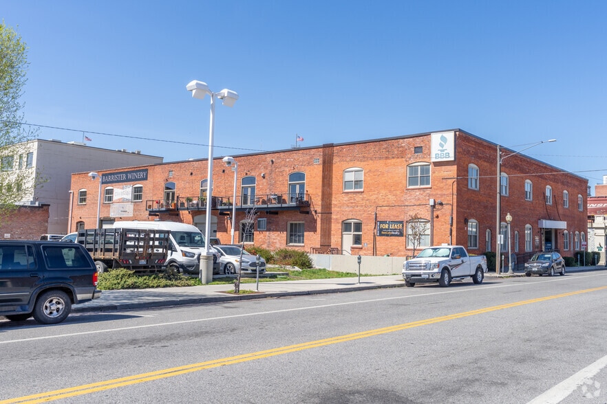 152 S Jefferson St, Spokane, WA for lease - Primary Photo - Image 1 of 5