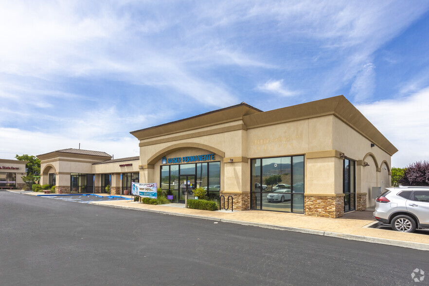 1100 W Tehachapi Blvd, Tehachapi, CA for lease - Building Photo - Image 2 of 2