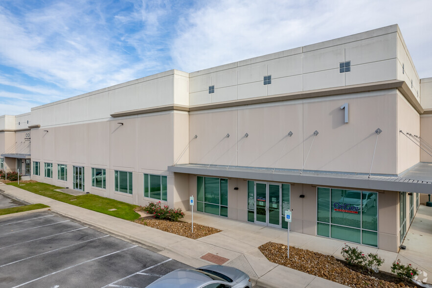 2301 E Saint Elmo Rd, Austin, TX for lease - Building Photo - Image 1 of 15