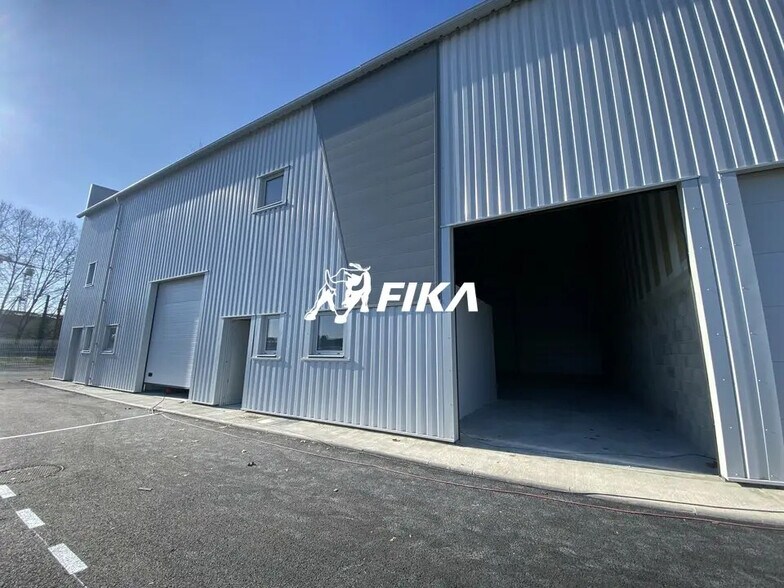 Flex in Lespinasse for lease - Building Photo - Image 1 of 12