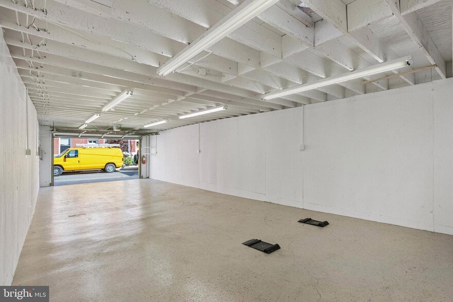 2663 Livingston st, Philadelphia, PA for sale - Building Photo - Image 2 of 4