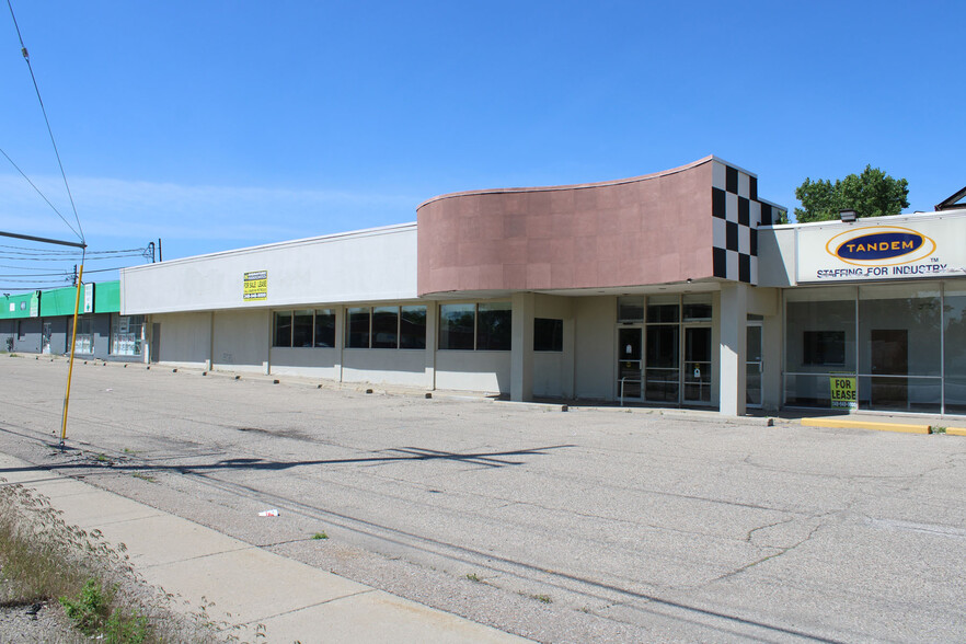 3302-3316 S Dort Hwy, Flint, MI for lease - Primary Photo - Image 1 of 2