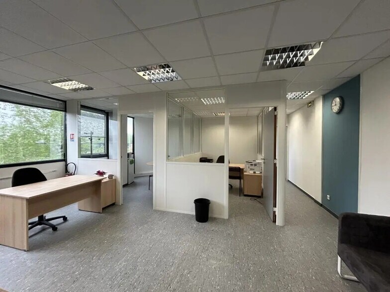 Office in Labège for lease - Interior Photo - Image 3 of 5