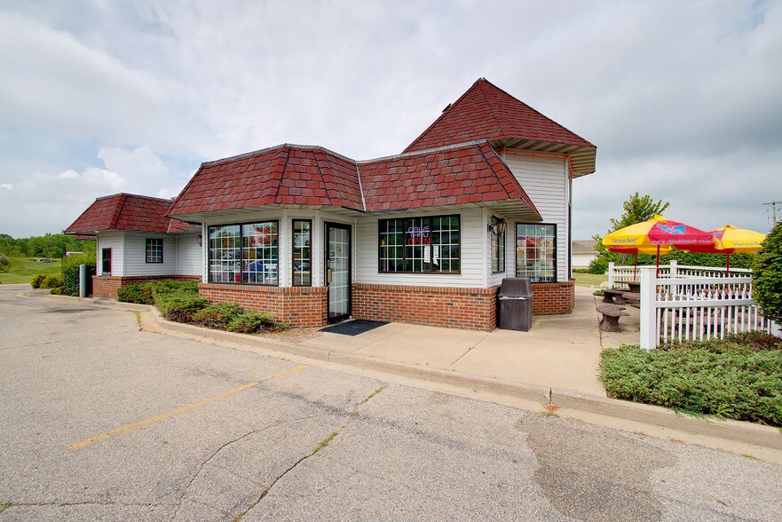 117 W Market St, Elkhorn, WI for sale - Other - Image 1 of 1