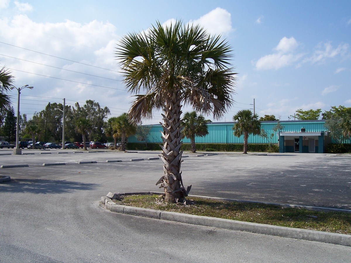 3190 Jog Rd, Lake Worth, FL 33467