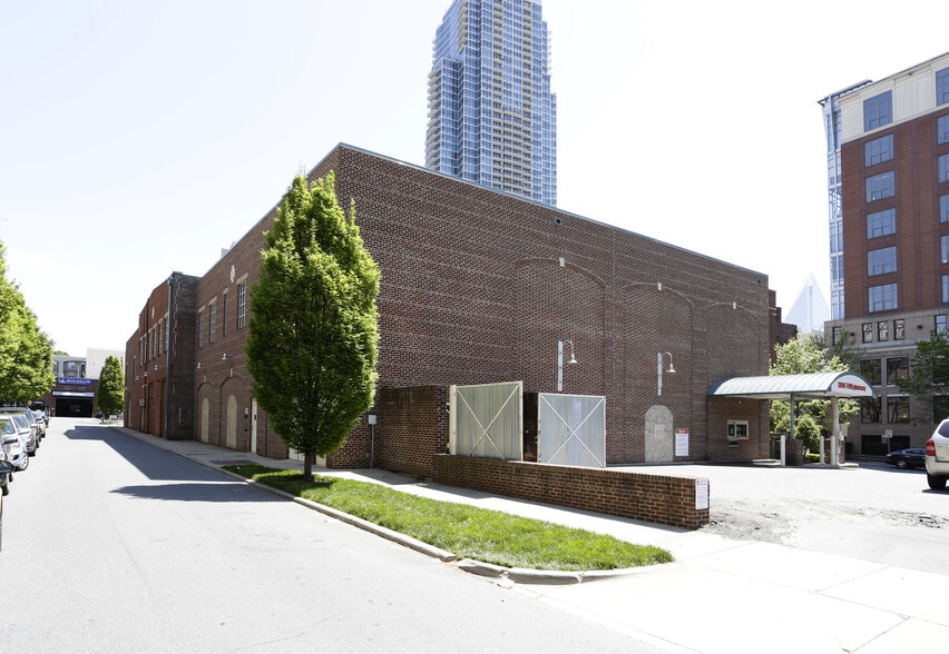 231 N Graham St, Charlotte, NC for sale - Building Photo - Image 3 of 10