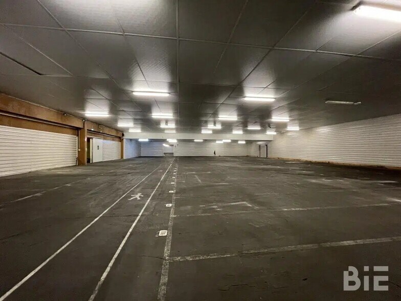 Flex in Artigues-près-Bordeaux for lease - Building Photo - Image 2 of 4