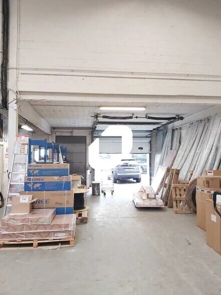 Flex in Wissous for lease - Interior Photo - Image 2 of 9