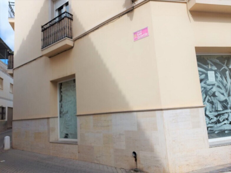 Retail in Berja for lease - Building Photo - Image 1 of 5