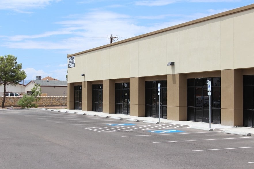 2000 Lomaland Dr, El Paso, TX for lease - Building Photo - Image 3 of 14