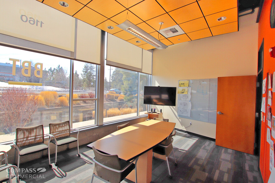 1160 SW Simpson Ave, Bend, OR for lease - Interior Photo - Image 3 of 7