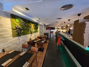 Retail in Barcelona, Barcelona for lease Interior Photo- Image 2 of 17