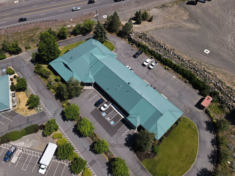 63820 Clausen Rd, Bend, OR for sale - Building Photo - Image 1 of 29