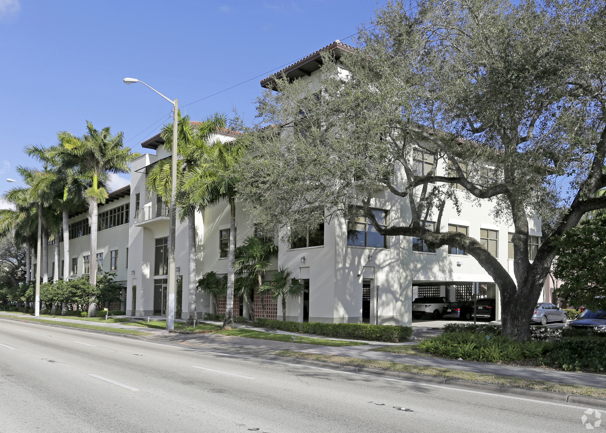 500 S Dixie Hwy, Coral Gables, FL for lease Primary Photo- Image 1 of 72