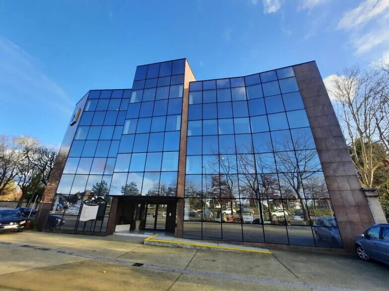 Office in Sotteville-lès-Rouen for lease - Building Photo - Image 1 of 7