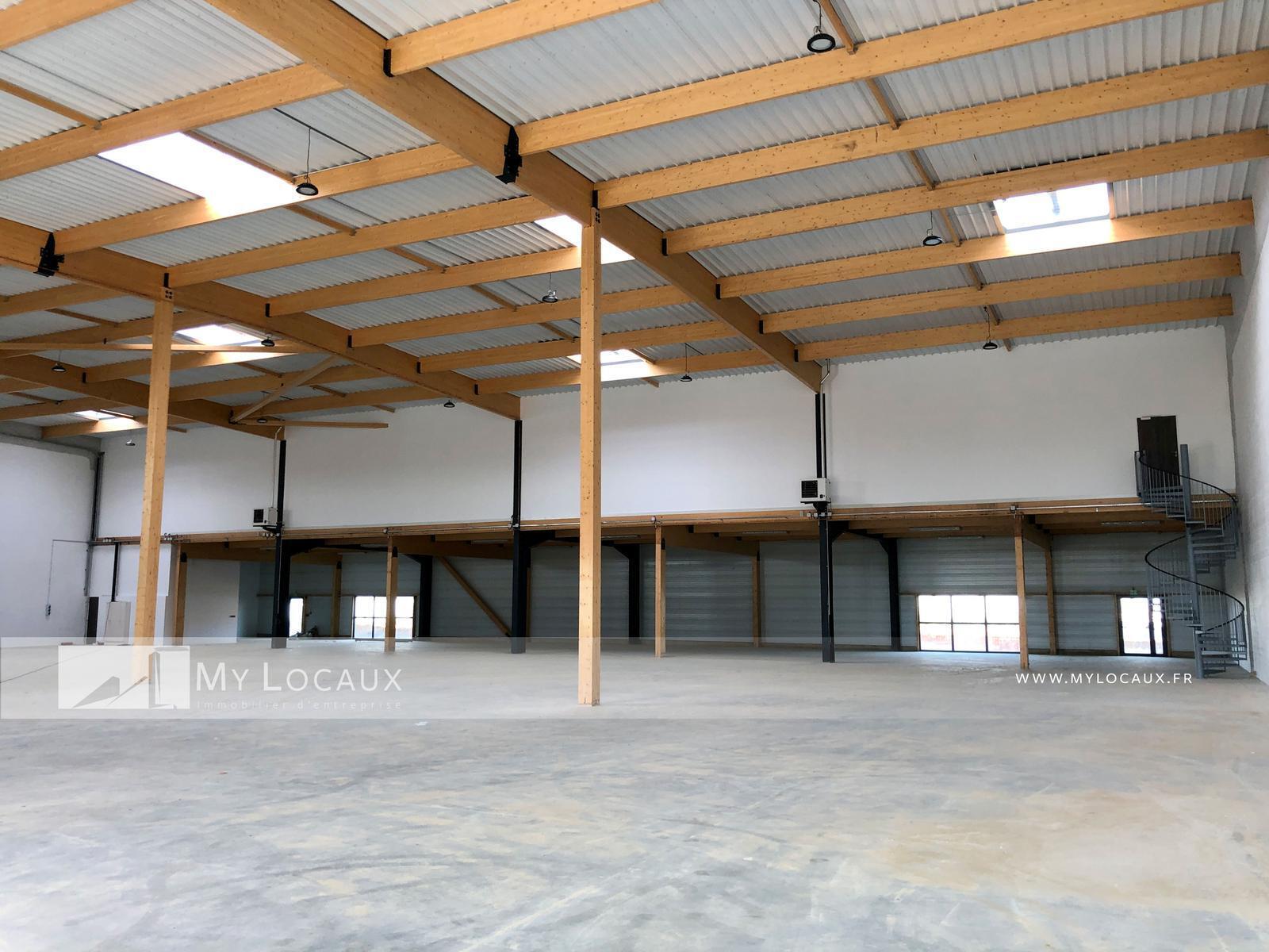 Industrial in Louvres for lease Interior Photo- Image 1 of 6