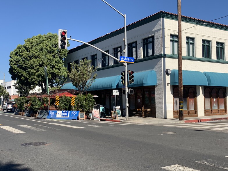 2817-2827 Main St, Santa Monica, CA for lease - Primary Photo - Image 1 of 33