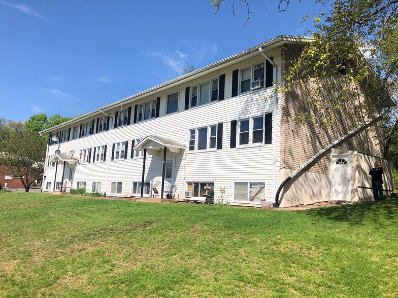 75 Hillside Ave, Middletown, CT for sale - Building Photo - Image 1 of 1