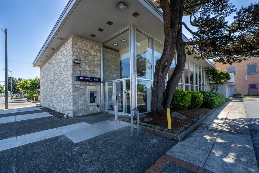 408 Main Ave, Tillamook, OR for sale - Building Photo - Image 2 of 6