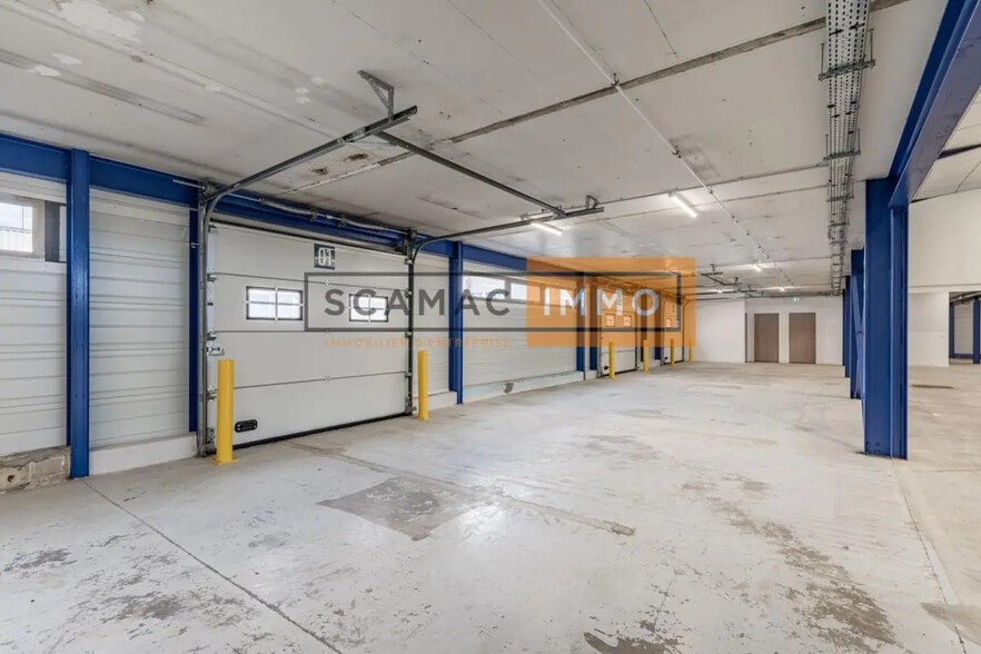 Flex in Bezons for lease - Building Photo - Image 3 of 7