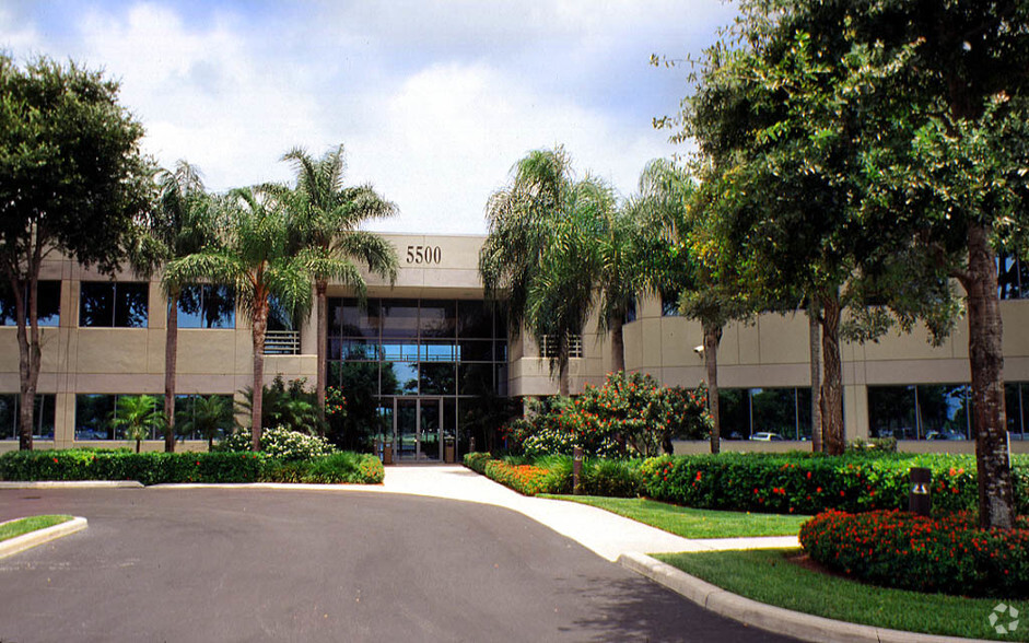 5500 Village Blvd, West Palm Beach, FL for lease - Building Photo - Image 2 of 51