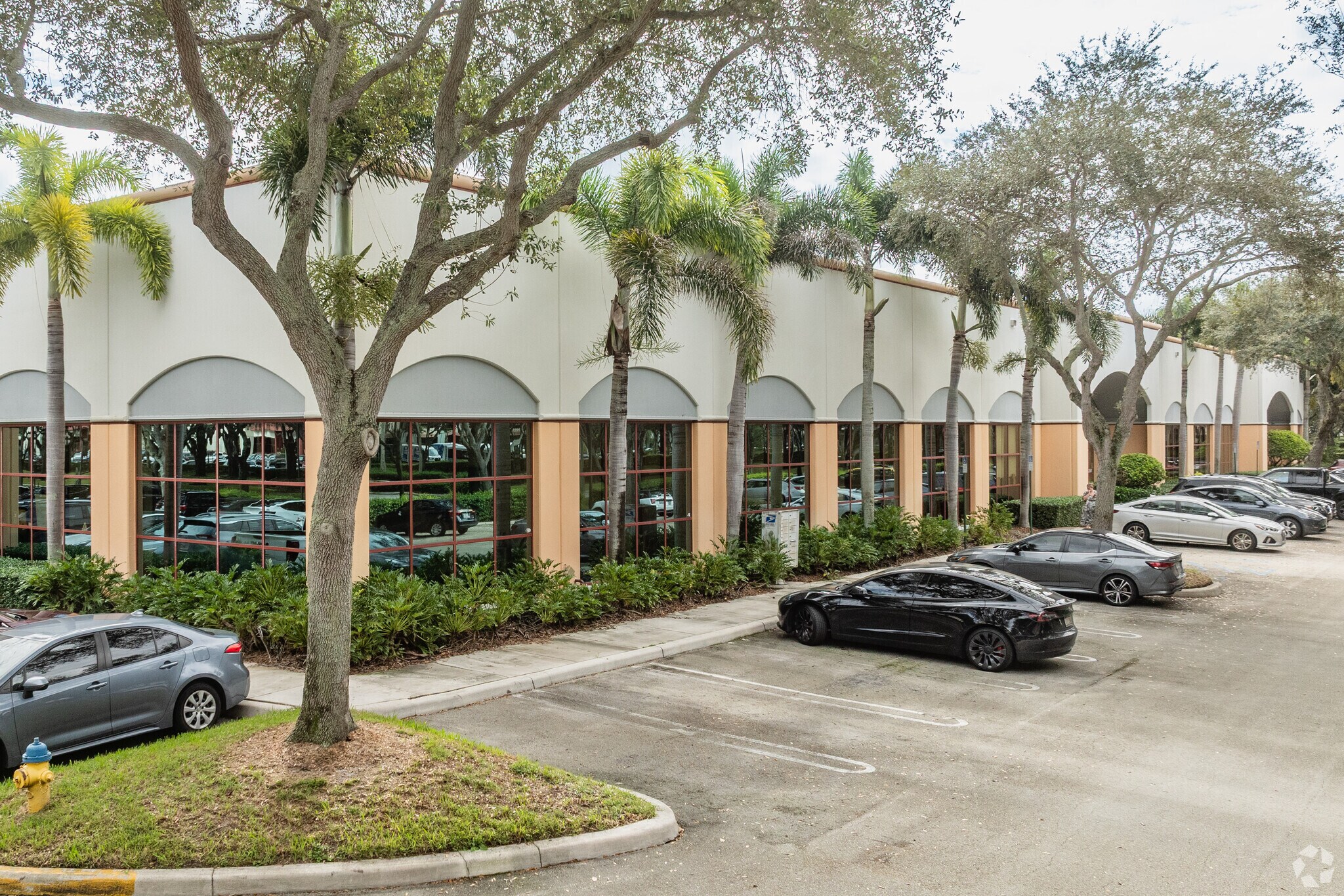 2801-2881 Corporate Way, Miramar, FL for lease Primary Photo- Image 1 of 5
