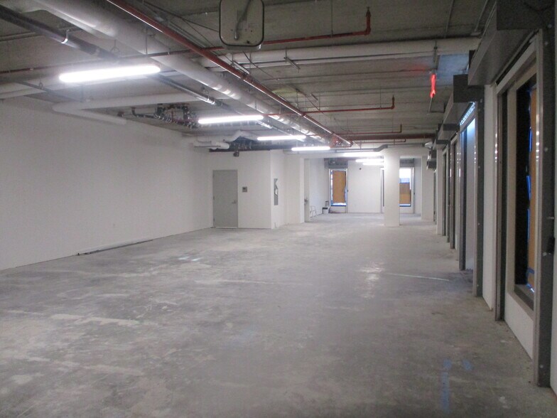 449 Chester St, Brooklyn, NY for lease - Interior Photo - Image 2 of 7