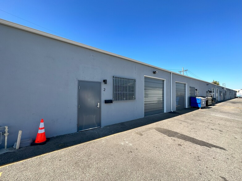 7955 Haskell Ave, Van Nuys, CA for lease - Building Photo - Image 1 of 5