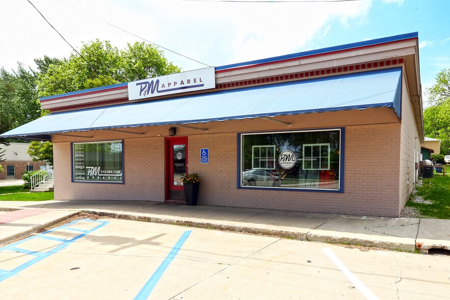 206 W Van Dorn St, Polk City, IA for sale - Primary Photo - Image 1 of 1