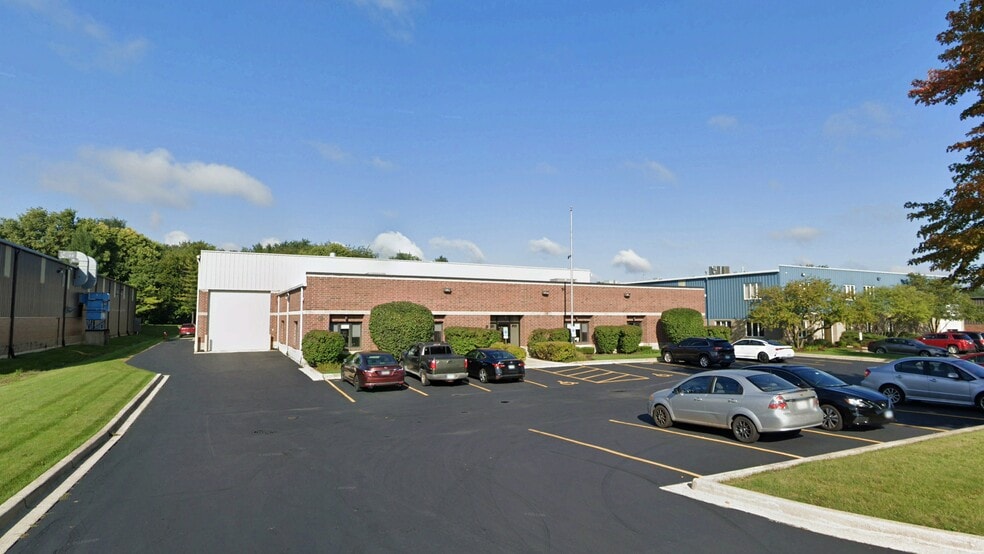 631-651 N Raddant Rd, Batavia, IL for sale - Building Photo - Image 1 of 4