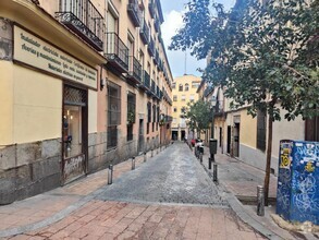 Calle Madera, 33, Madrid, Madrid for lease Interior Photo- Image 2 of 5