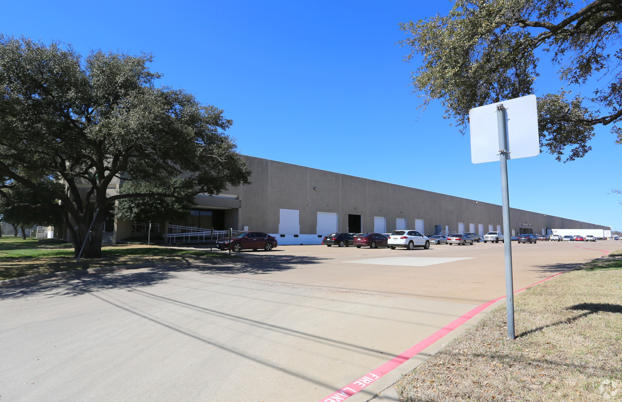 2007 Royal Ln, Dallas, TX for lease Building Photo- Image 1 of 6