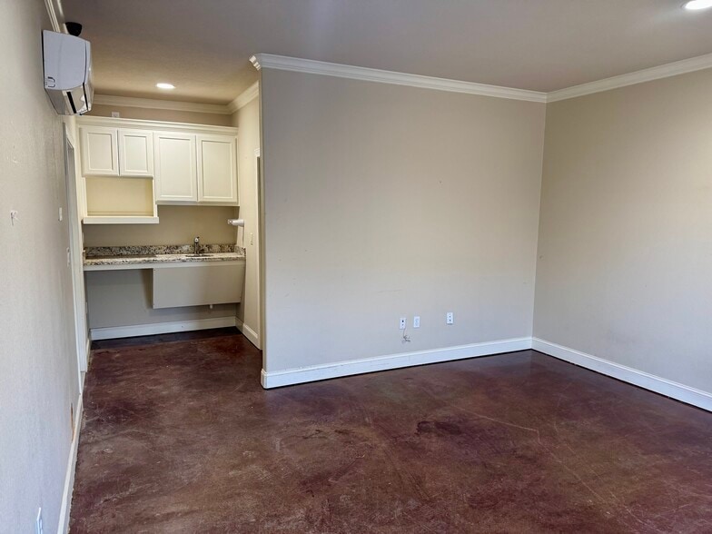 5552 Raymond Stotzer Pky, College Station, TX for lease - Building Photo - Image 2 of 14