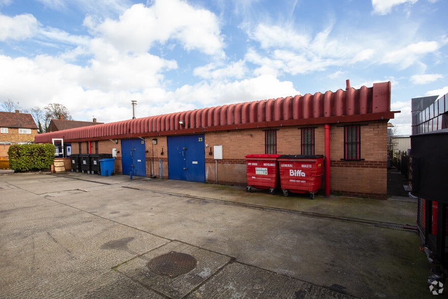 21 Malham Rd, London for lease - Primary Photo - Image 1 of 12