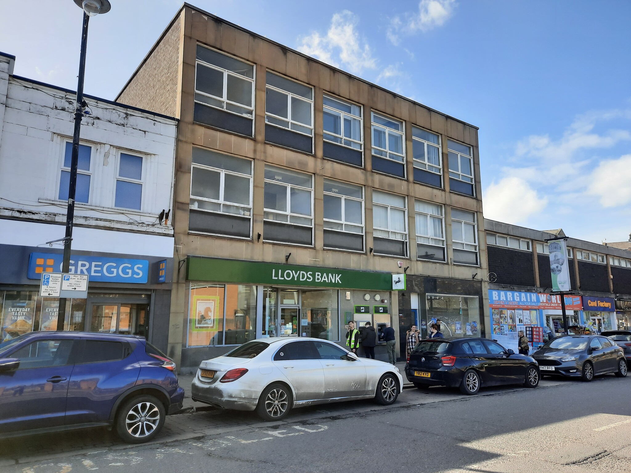 Commercial Street, Batley for lease Building Photo- Image 1 of 3