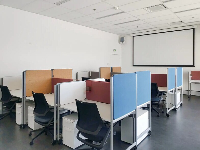 Office in Nice for lease - Interior Photo - Image 2 of 10