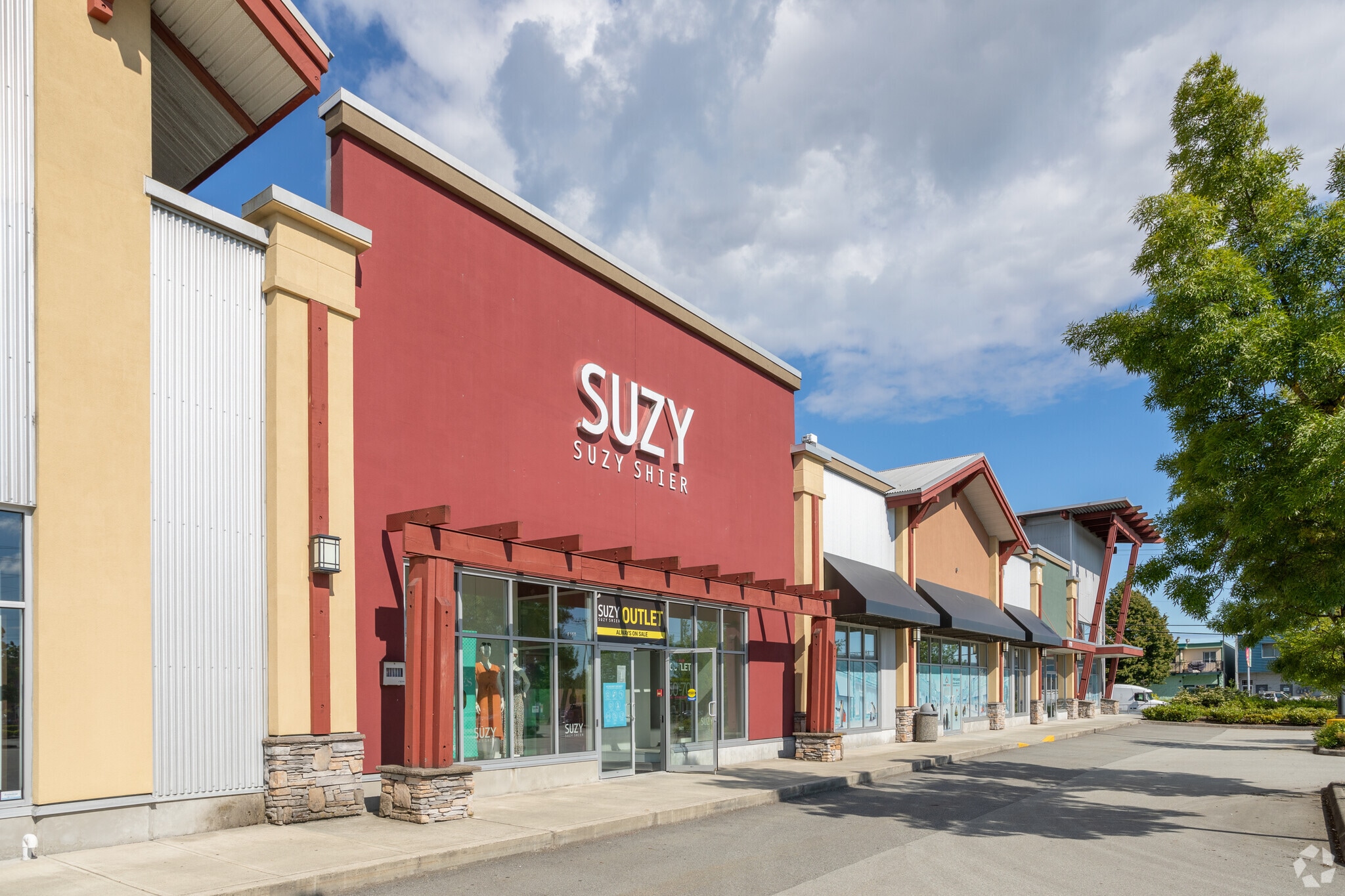 805 Boyd St, New Westminster, BC V3M 5X2 SmartCentres Queensborough Landing