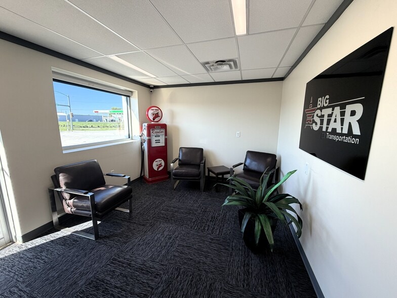 3299 N 7th St Tfwy, Kansas City, KS for sale - Building Photo - Image 3 of 20