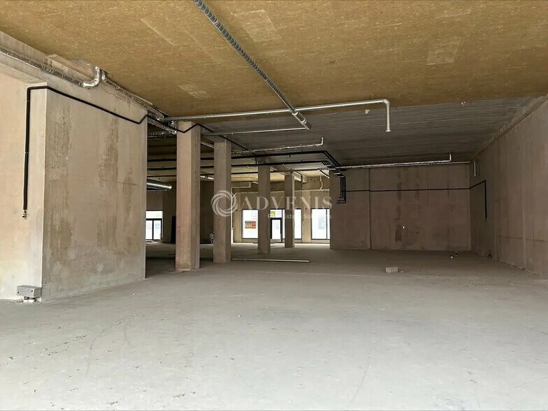 Retail in Nîmes for lease - Interior Photo - Image 3 of 5