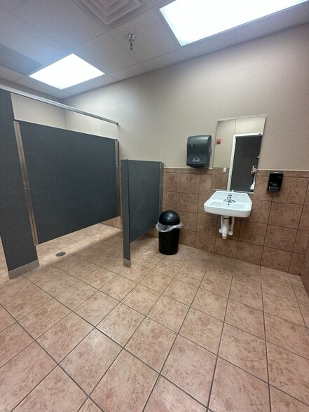 7202 Slide Rd, Lubbock, TX for sale - Building Photo - Image 3 of 17