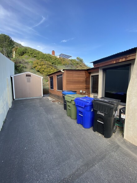 22611 Pacific Coast Hwy, Malibu, CA for sale - Building Photo - Image 1 of 1