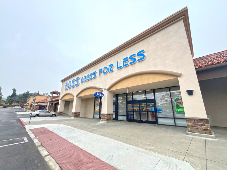 2400-2640 Las Posas Rd, Camarillo, CA for lease - Building Photo - Image 2 of 10