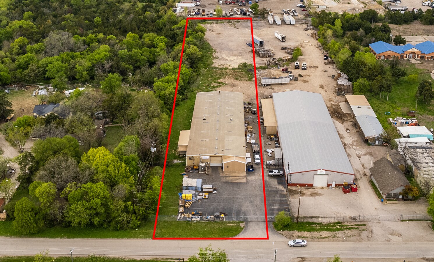 5711 W Ledbetter Dr, Dallas, TX 75236