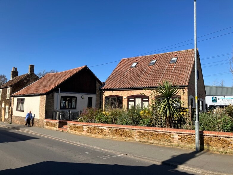 15 Paradise Rd, Downham Market for lease - Building Photo - Image 2 of 2