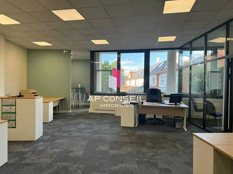 Office in Le Chesnay-Rocquencourt for sale - Interior Photo - Image 2 of 7