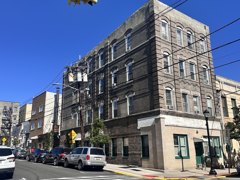 1701 New York Ave, Union City, NJ for sale - Building Photo - Image 2 of 36
