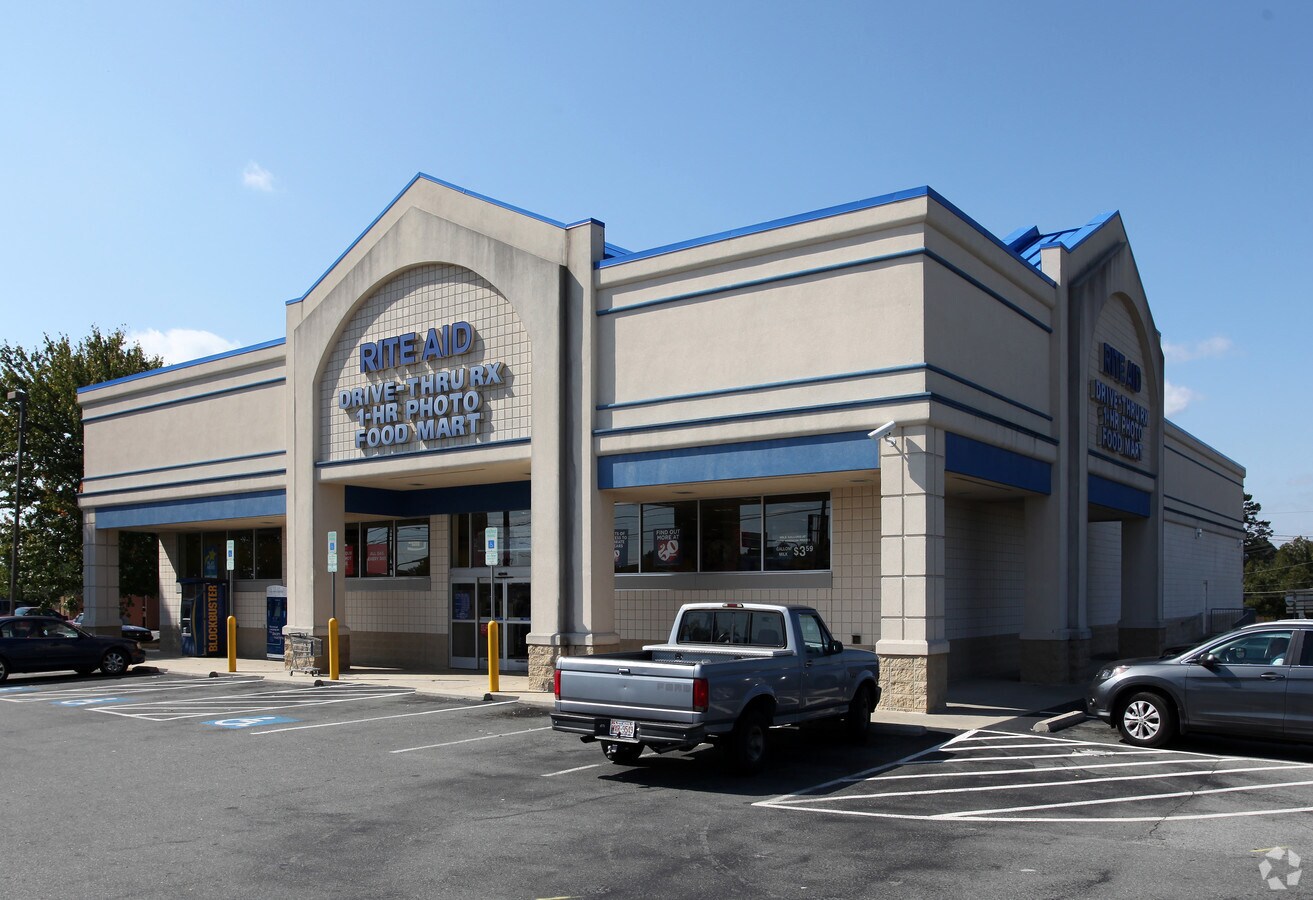 2127 Chapel Hill Rd, Burlington, NC 27215