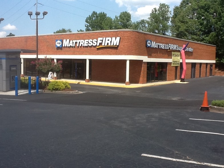 390 Ernest W Barrett Pky NW, Kennesaw, GA for lease - Building Photo - Image 1 of 10