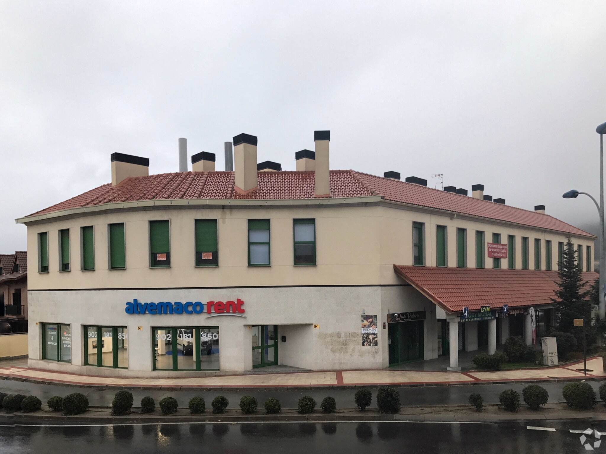 Avenida Marqués de Santillana, 28, Moralzarzal, Madrid for sale Primary Photo- Image 1 of 3