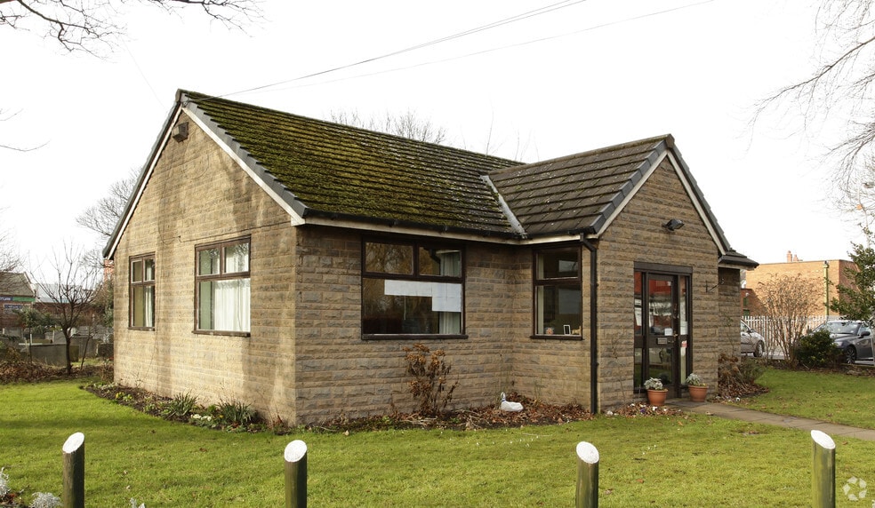 73 Liverpool Rd, Liverpool for sale - Building Photo - Image 2 of 3